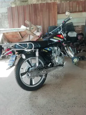 New Royal RY125 2025 Black
