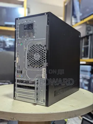 Desktop Computer Fujitsu Esprimo P558 8GB Intel Core i7 SSD 256GB