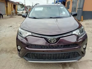 Toyota RAV4 2018 Red