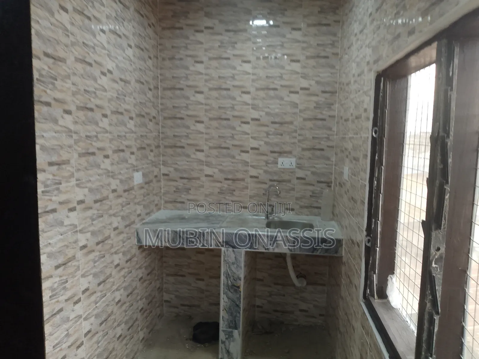 2bdrm Apartment in Items Property, Estate for rent