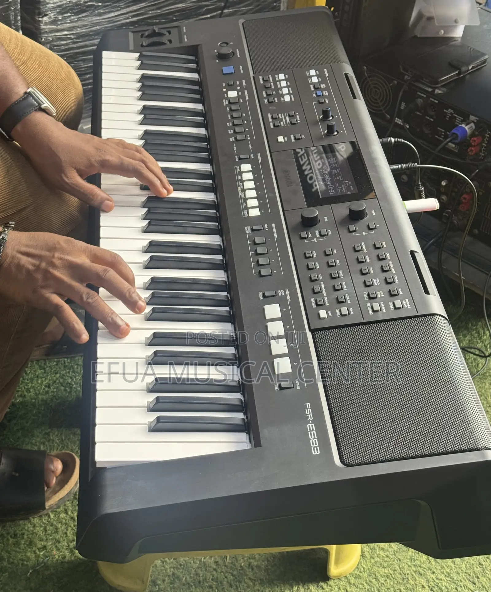 Yamaha PSR-E483 Professional Keyboard (New Edition)