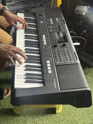 Yamaha PSR-E483 Professional Keyboard (New Edition)