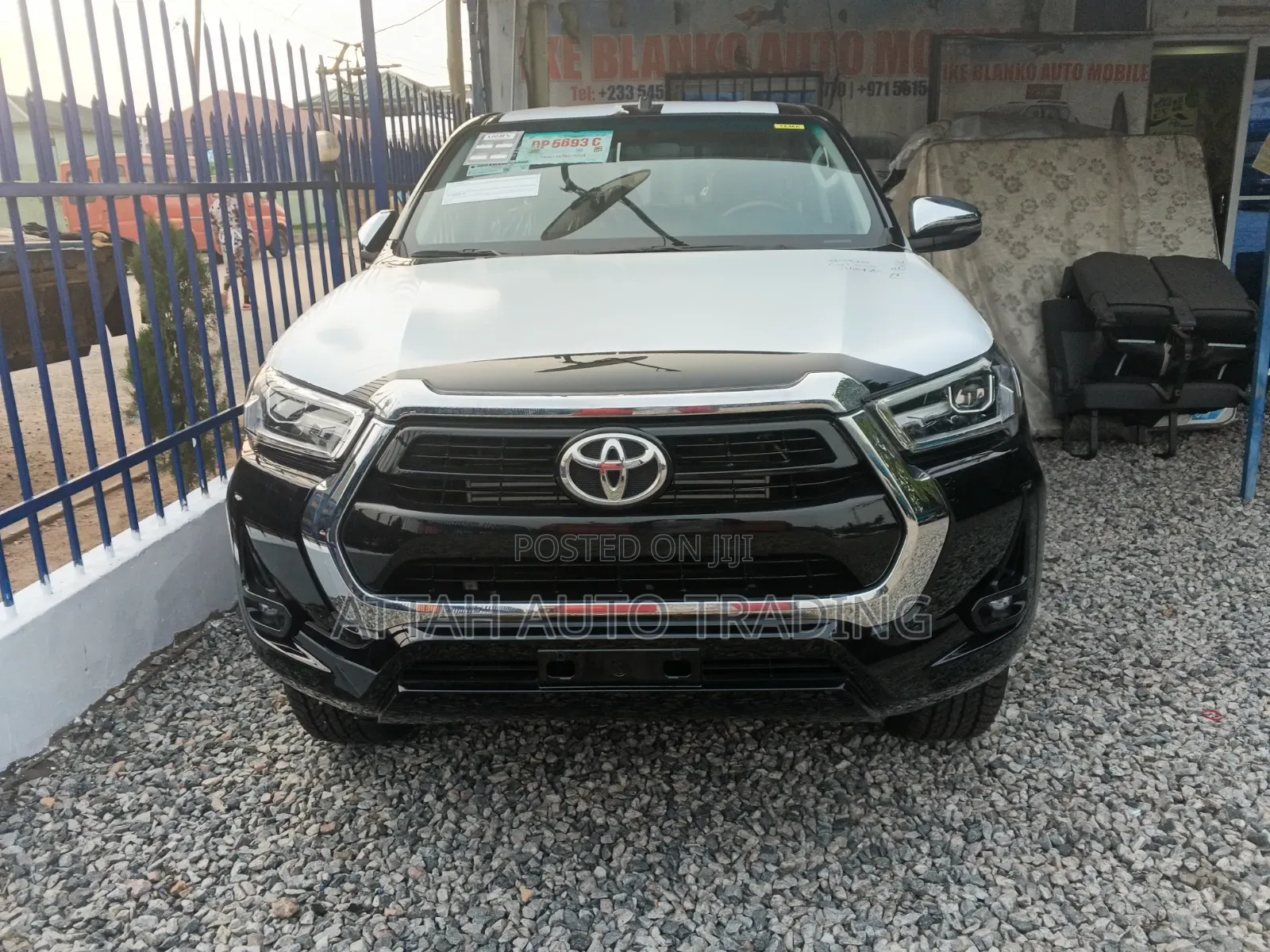 Toyota Hilux 2025 Black