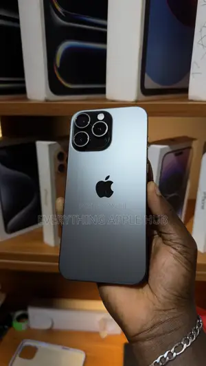 New Apple iPhone 16 Pro Max 256 GB Black