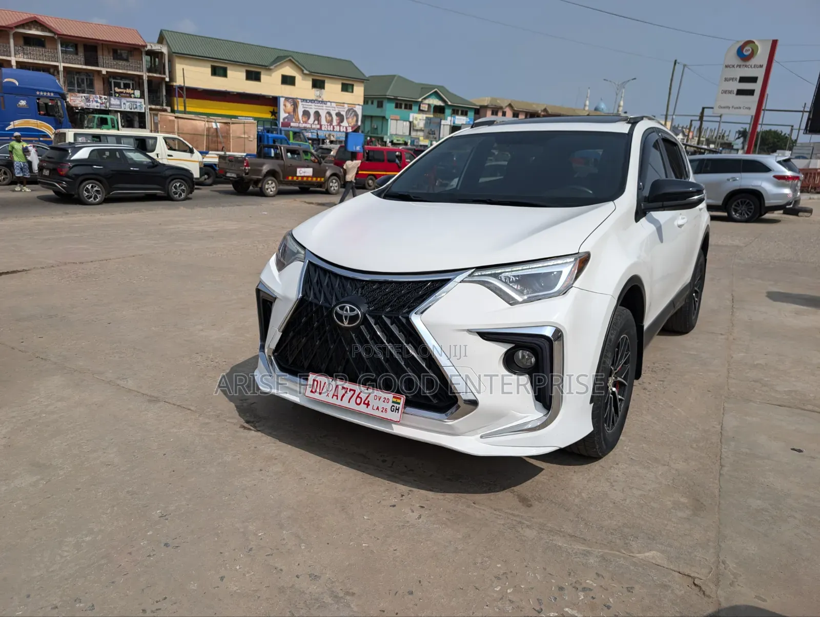 Toyota RAV4 XLE AWD (2.5L 4cyl 6A) 2016 White