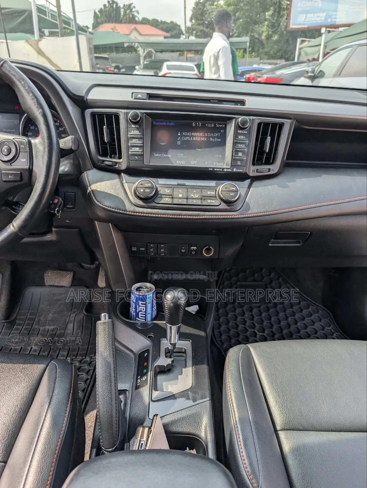 Toyota RAV4 XLE AWD (2.5L 4cyl 6A) 2016 White