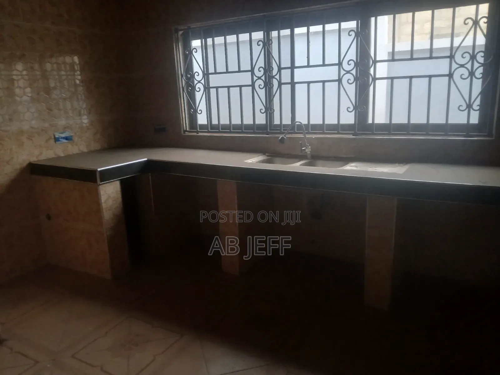 5bdrm House in Apire Ampatia, Atwima Kwanwoma for rent