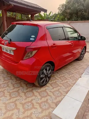 Toyota Vitz 2012 Red