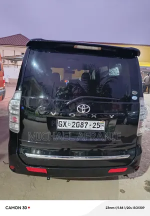 Toyota Voxy V 4WD 7-Seater 2010 Black