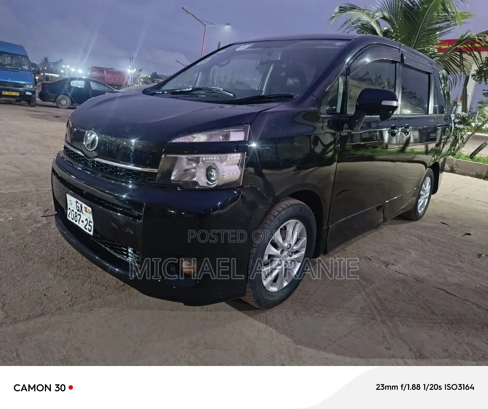 Toyota Voxy V 4WD 7-Seater 2010 Black