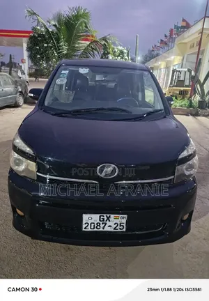 Toyota Voxy V 4WD 7-Seater 2010 Black