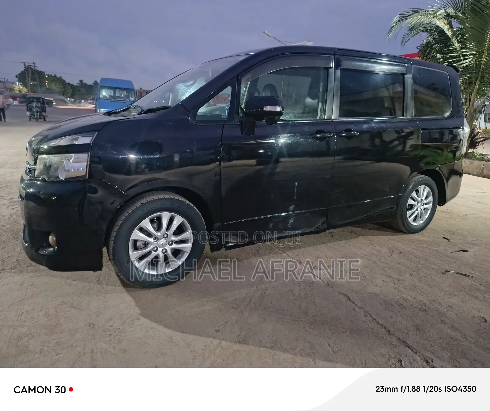 Toyota Voxy V 4WD 7-Seater 2010 Black