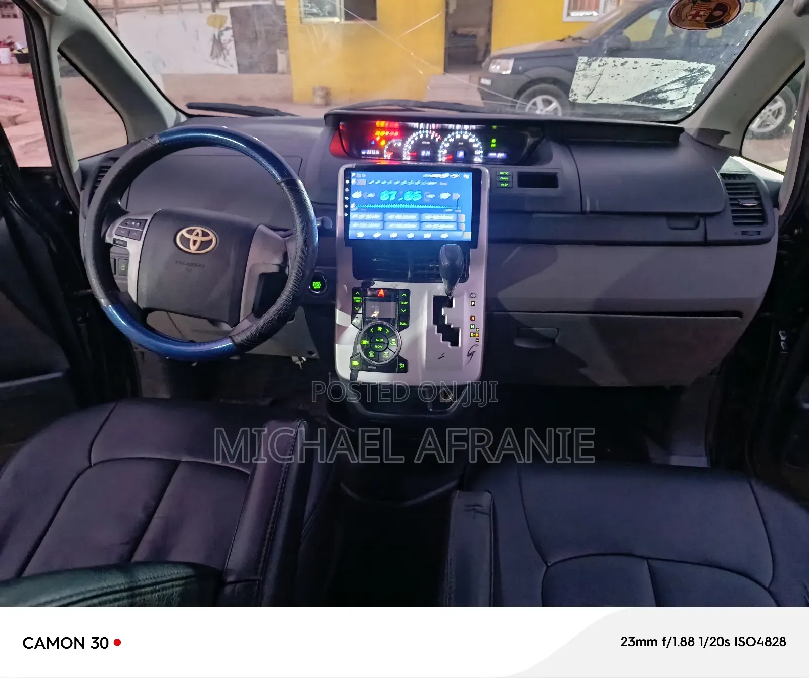 Toyota Voxy V 4WD 7-Seater 2010 Black