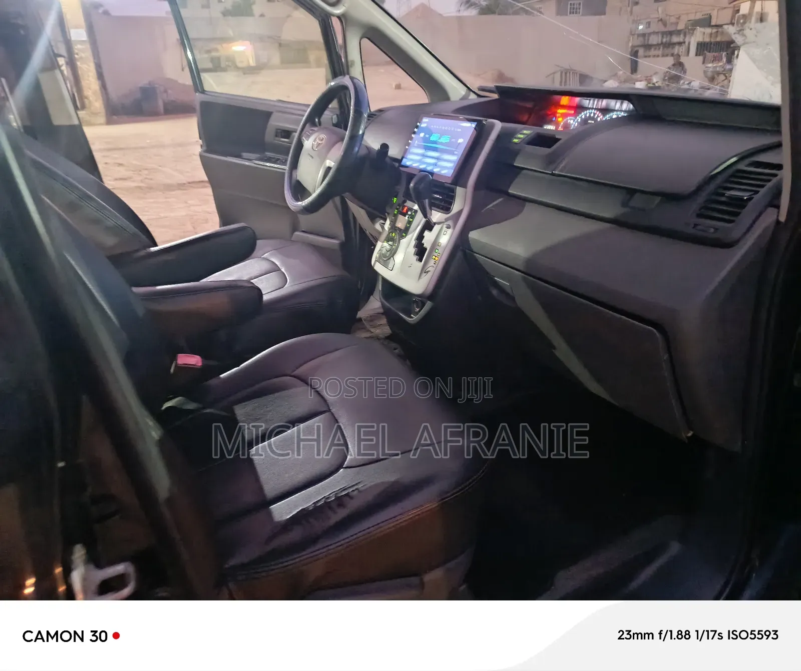 Toyota Voxy V 4WD 7-Seater 2010 Black