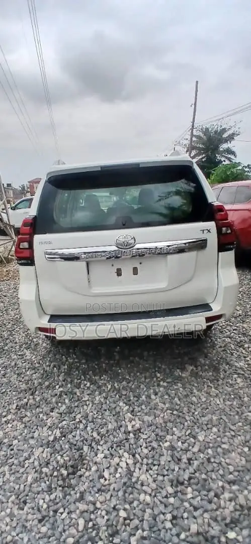 Toyota Land Cruiser Prado 2.7 2019 White