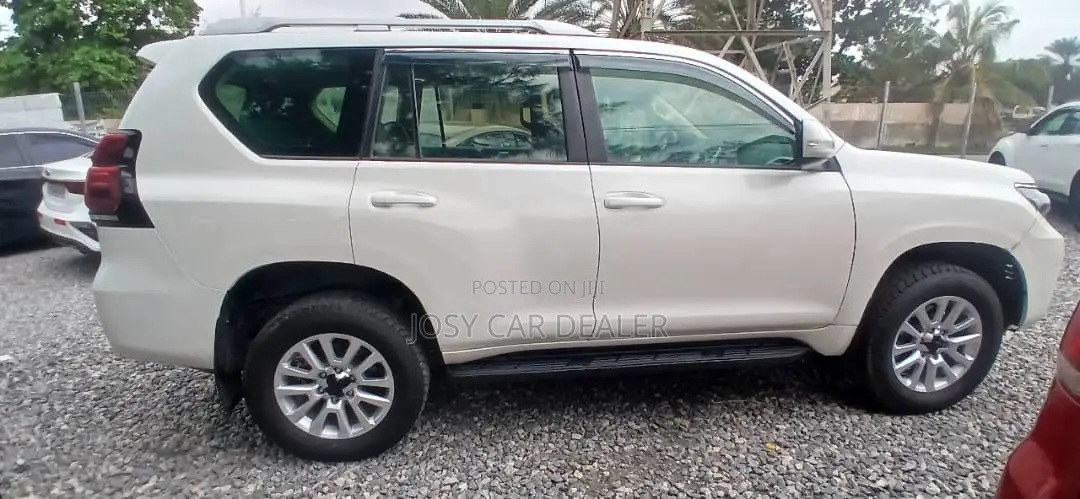 Toyota Land Cruiser Prado 2.7 2019 White