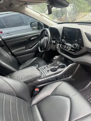 Toyota Highlander XLE 2022 Gray