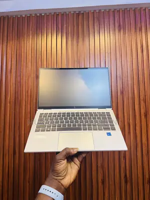 Laptop HP EliteBook 1040 G8 16GB Intel Core i7 SSD 512GB