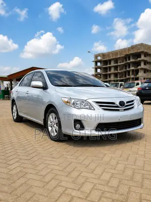 Toyota Corolla LE Special Edition 4dr Sedan (1.8L 4cyl 4A) 2013 Silver