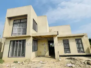 5bdrm House in Amoah, Takoradi for sale