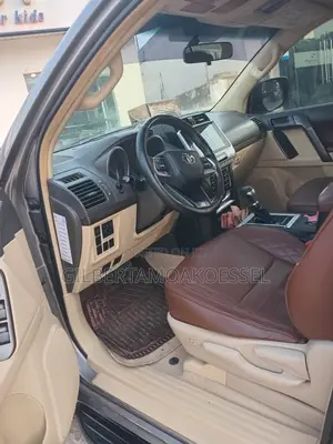 Toyota Land Cruiser Prado 2016 Gray