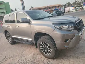 Toyota Land Cruiser Prado 2016 Gray