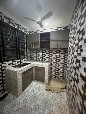 Mini Flat in Lady Of Luxury, CP for rent