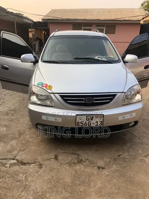 Kia Carens 2011 Silver