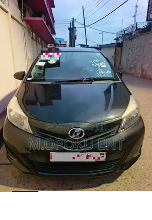 Toyota Vitz 1.3 AWD 5dr 2014 Black