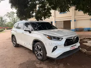Toyota Highlander XLE AWD 2020 White