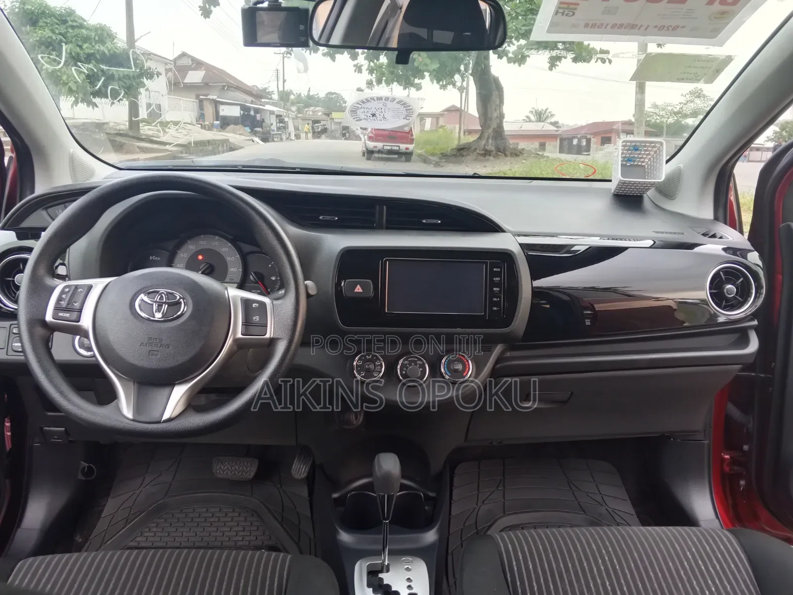 Toyota Vitz 1.0 FWD 3dr 2015 Maroon