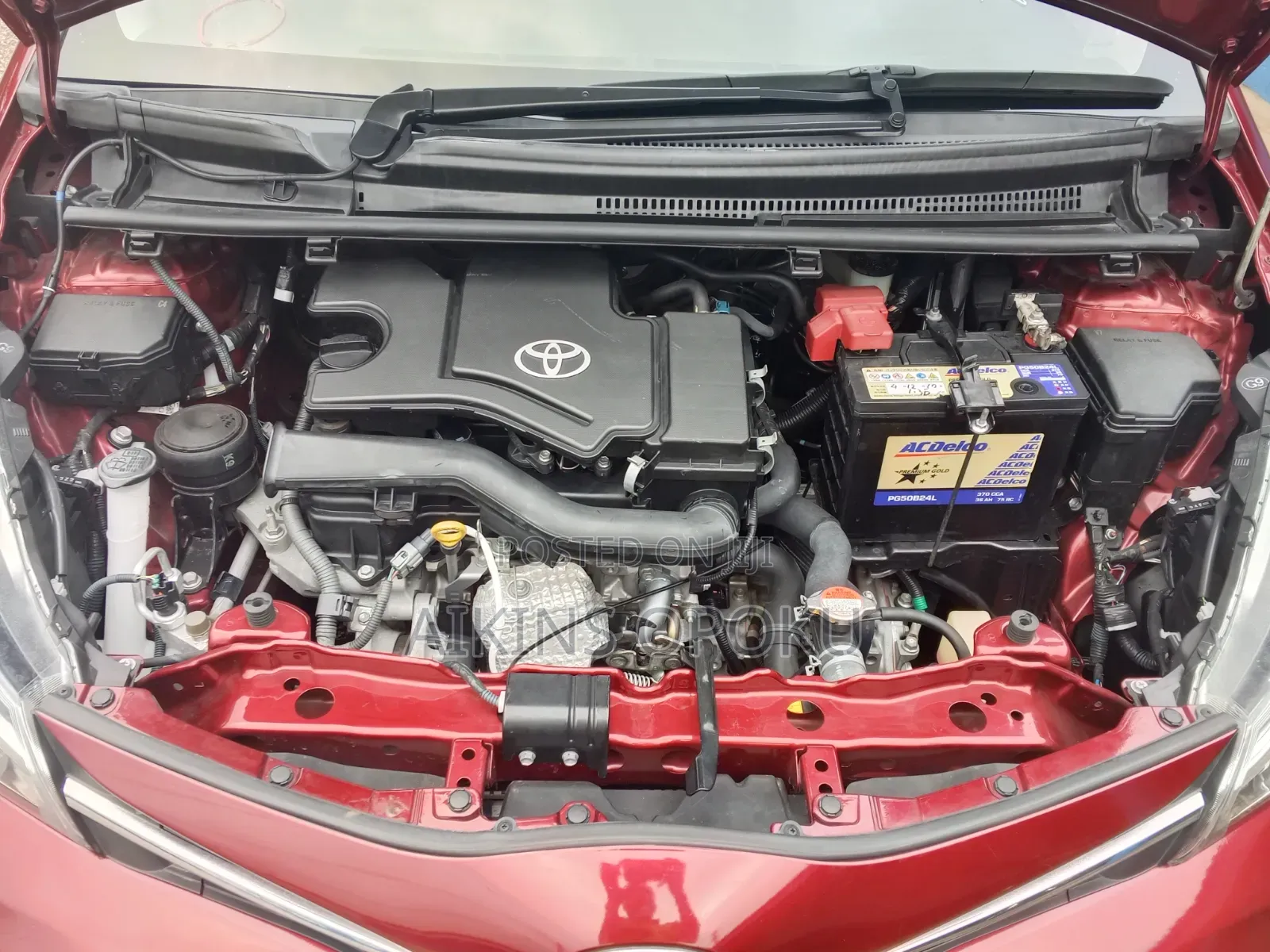Toyota Vitz 1.0 FWD 3dr 2015 Maroon