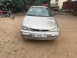 Toyota Corolla 2000 Gold