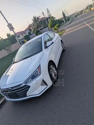 Hyundai Elantra Limited 2020 White