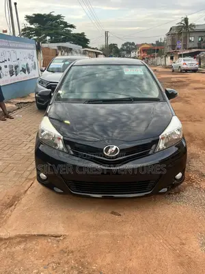 Toyota Vitz 1.3 AWD 5dr 2015 Black