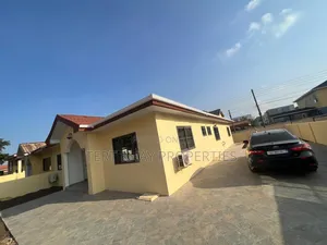 Furnished 3bdrm House in Çom. 25, Community 25 for sale