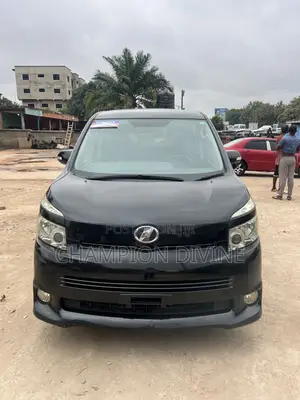 Toyota Voxy 2010 Black