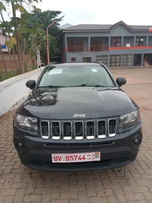 Jeep Compass Latitude 4dr SUV 4WD (2.4L 4cyl 6A) 2014 Gray