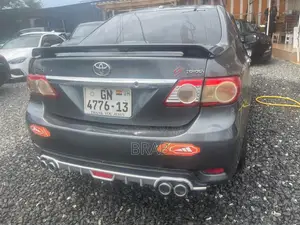 Toyota Corolla S 5-Speed 2013 Gray