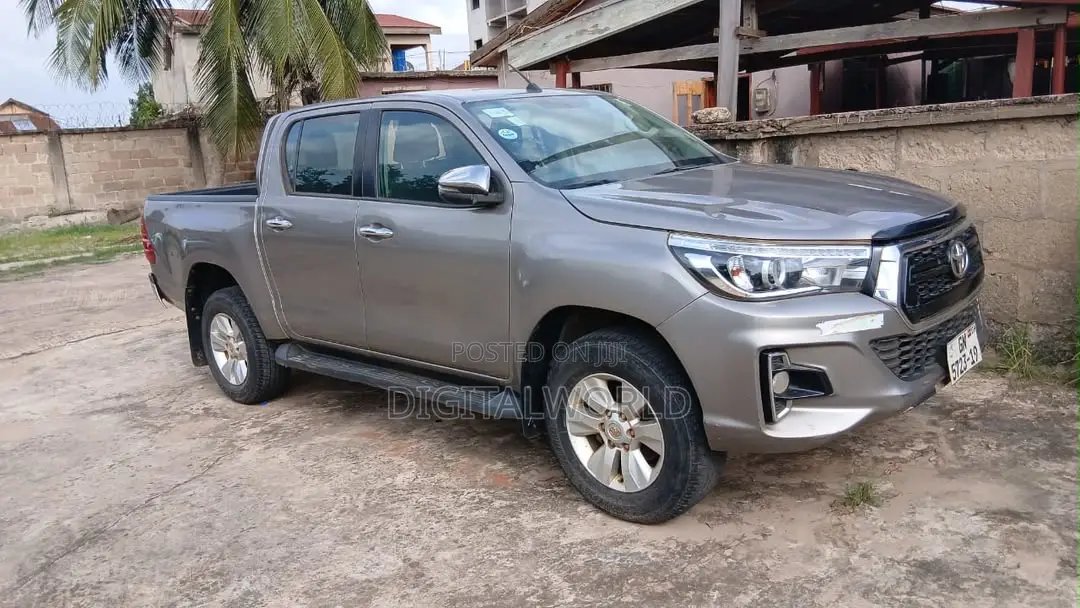 Toyota Hilux Revo Double Cab Deisel 2.4 AWD 2019 Gray