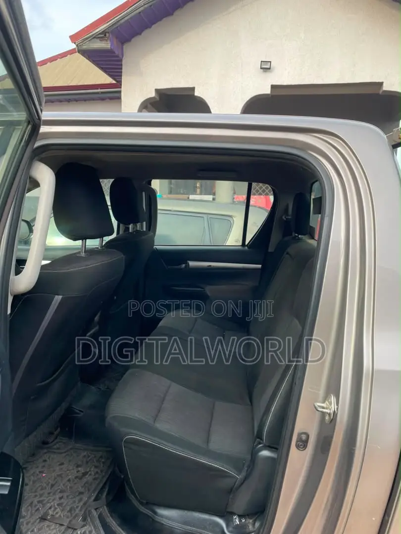 Toyota Hilux Revo Double Cab Deisel 2.4 AWD 2019 Gray
