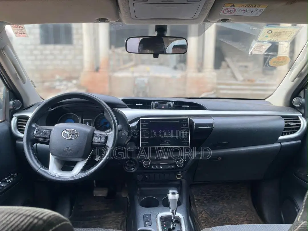 Toyota Hilux Revo Double Cab Deisel 2.4 AWD 2019 Gray