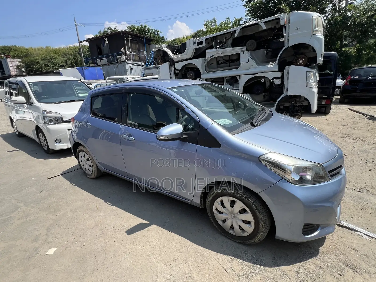 Toyota Vitz 1.3 AWD 5dr 2013 Blue