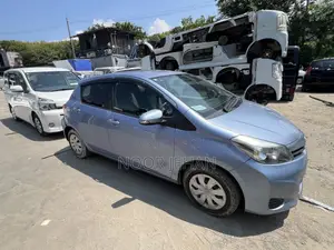Toyota Vitz 1.3 AWD 5dr 2013 Blue
