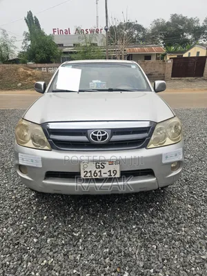 Toyota Fortuner 2010 Gold