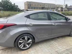 Hyundai Elantra Limited 4dr Sedan (1.8L 4cyl 6A) 2015 Silver