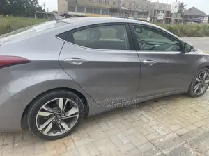 Hyundai Elantra Limited 4dr Sedan (1.8L 4cyl 6A) 2015 Silver