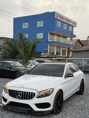 Mercedes-Benz C300 Luxury 4matic Sedan AWD (2.0L 4cyl 7A) 2017 White