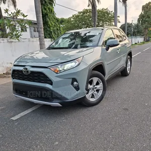 Toyota RAV4 2021 Green