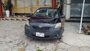 Toyota Yaris 2011 Black